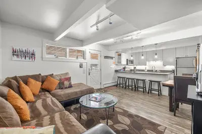 Image de Downtown Aspen Condo – Walk to Slopes & Dining