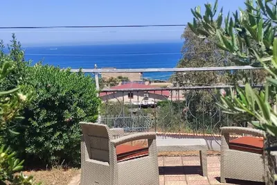 Image de Cozy semi-detached terrace house 5 minutes from the beautiful sandy beach