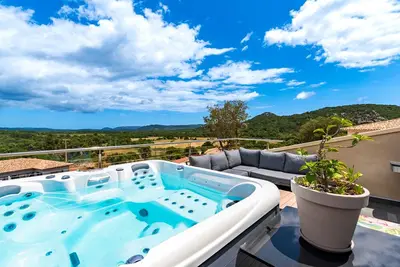 Image de Maison Mawie - Vue montagne, piscine & jacuzzi
