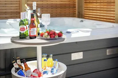 Image de Hot Tub • Garden Oasis • Stylish Stay • Perth