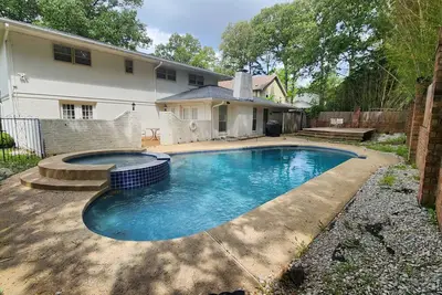 Image de Monthly Stays-Southern-Inspired 5-Br Luxury Home with Pool & Jetted Tub