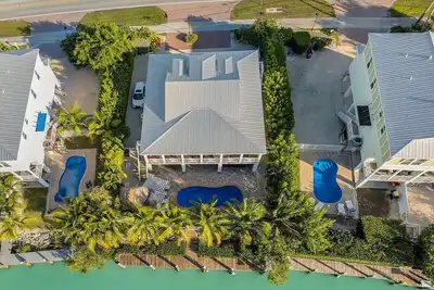 Image de 4/3 Sombrero Home with pool, dock, hot tub - concierge services avail.