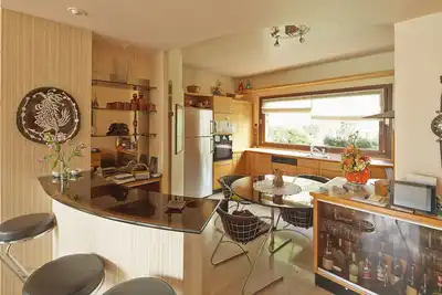 Image de Villa architecte dans jardin paradisiaque avec piscine 13x6 et tennis