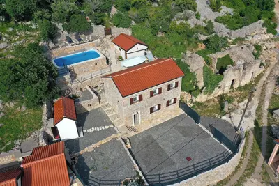 Image de Charming 2-bedroom villa with Ac, WiFi, swimming pool, view of the sea and islands