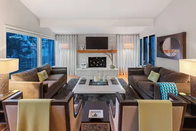 Image de Luxury Aspen Retreat– 5 Mins to Town & Slopes, 5br, Dog Friendly, Holiday Ready!