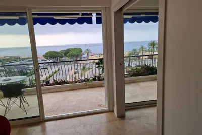 Image de Très belle vue mer plage à 100m. Tout confort. Etat neuf