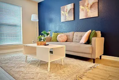 Image de King bed/gym/pool/Bbq@theHeights, LongStayDiscount