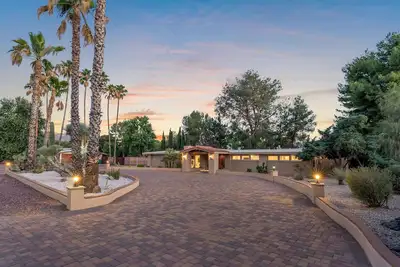 Image de Lush Desert Ranch Home On Golf Course With Shared Pool, Gym & Onsite Restaurant