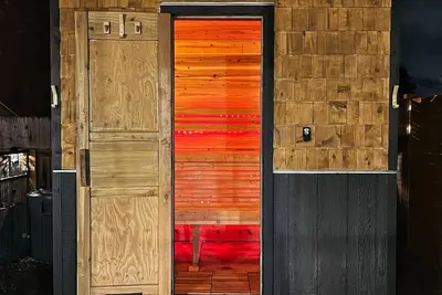 Image de Wellness Nook—Private Urban Oasis with Sauna+Gym