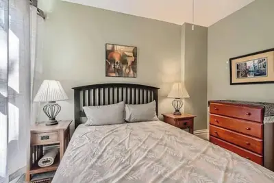 Charming Townhome, Minutes from Everything!