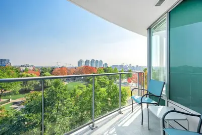 Image de 5 Mins Walk to Fifa+Large Free Parking/Beautiful Garden View Pool+Hot Tub+Sauna