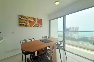 Image de 2 Bedroom Ocean View Apartment close to Downtown