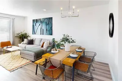 Image de 3-bedroom townhome in fabulous Denver with Rocky Mountain views