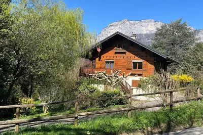 Image de Chalet (2 à 5 pers) au calme aux pieds des montagnes et à 10 min du lac d'Annecy