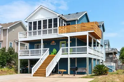 Image de Sully's Shore Thing Walk to beach Pool hot tub