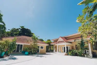 Image de Beachfront 3-Br Art-villa