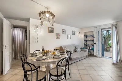 Image de Sea Breeze Garavan Apt Villa New York, Menton, France