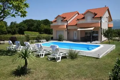 Image de Maison pour la famille avec la piscine Sinj, Zagora (K-24347)