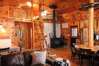 Image de Bear Ridge Cabin - Remote Retreat