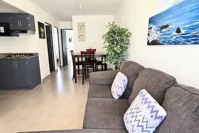 Image de Charming Corner House 3br 2bath w/garage, Pets Ok