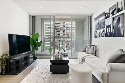Image de Nyc-Style Docklands | Luxe 2br w/Pool, Gym & Views