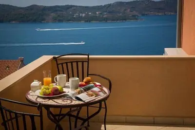 Image de Apartments Nina - Two-Bedroom Apartment with Balcony and Sea View (Orašac)