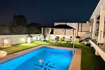 Image de 4-bedroom house in delightful Torrent with fully equipped games room, Ac, WiFi