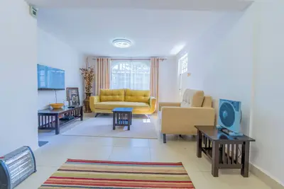 Image de 2br Home Near Airport, Sgr and Cbd
