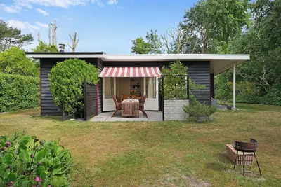 Image de Ground-floor holiday home in De Prinsenhof park, within walking distance of the beach and dunes.