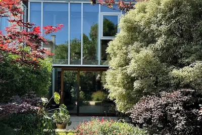 Image de Maison lumineuse et calme ouverte sur jardin arboré proche de la place Nansouty