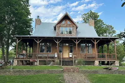 Image de 3-bedroom lake house with the best view of Centralia Lake, perfect family spot