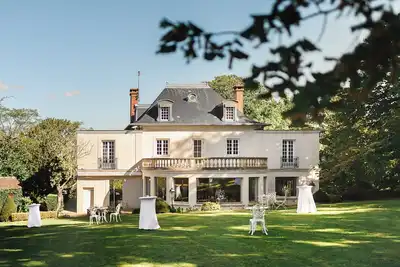 Image de Villa d’Exception avec Piscine et Activités  près de Paris, idéal pour familles