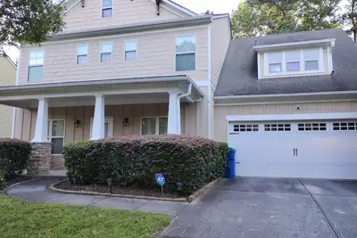 Image de Charming 4-bedroom house with Ac, grille, community pool in gorgeous Fairburn