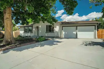 Image de Fountain Mountain|Trails & Wildlife|Bbq + Fire Pit