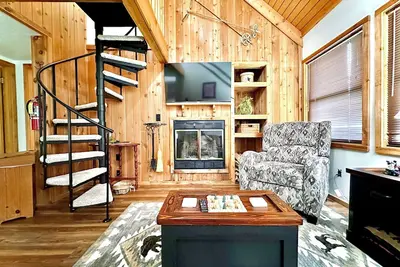 Image de Cozy Cabin in Black Bear-Central Heating-Family & Pet Friendly-Resort Pool