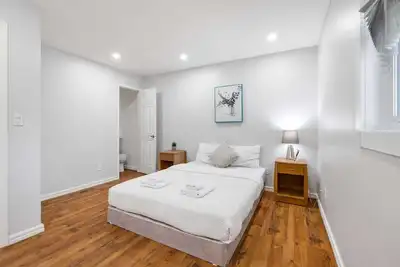 Image de New Renovated Home With Jacuzzi