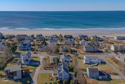 Image de Kennebunk Coastal Getaway! 2 minutes from Gooch's Beach!