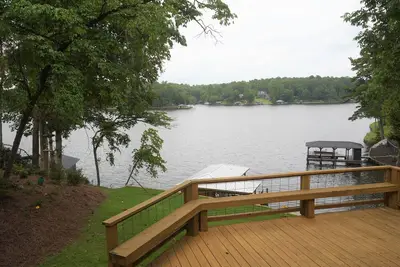 Image de Welcome to Lake Haven