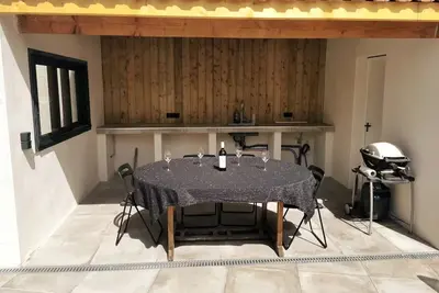 Image de Villa calme piscine proche mer petite salle cinéma