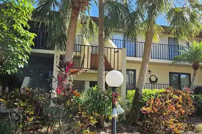 Image de Lush Wooded Bayside Oasis, dog friendly, 6miles to Ami, 1 mile Img