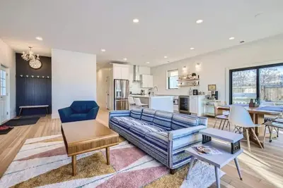 Image de Renovated 3 Bdr Army Barracks