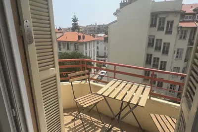 Image de Top Floor en plein centre - proche mer