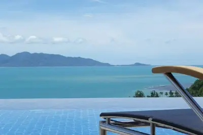 Image de Villa isolée avec piscine privée et vue imprenable sur la mer