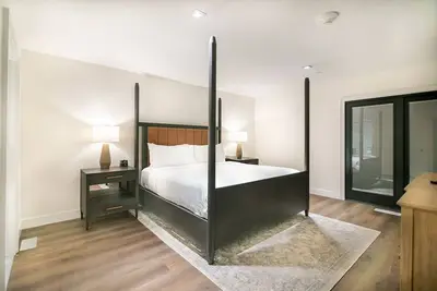 Image de Luxurious Family Cottage w/Pool, Sports Facilities Near Crater Hot Spring