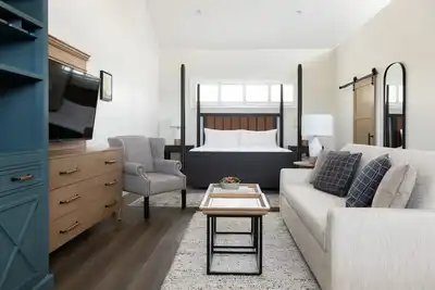 Image de 2 Amazing Units w/Sports Facilities, Breathtaking Outdoors & Resort Acces!