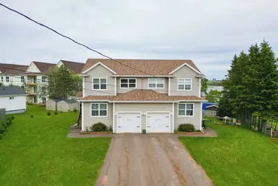 Image de Tranquil riverside Abode