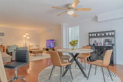 Image de MidTown Flats Suite B2