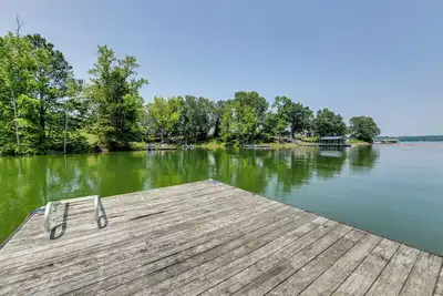 Image de Boat Dock: Family-Friendly Douglas Lake Home!