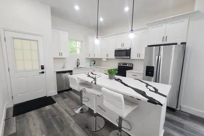 Image de Modern Atl 3br Duplex Retreat