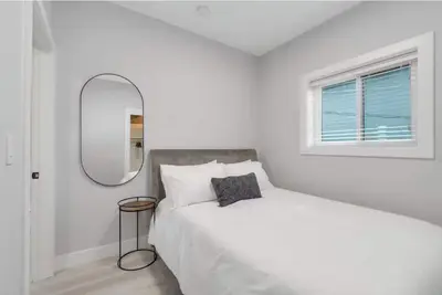 Image de Charming 2 Br Lane way home